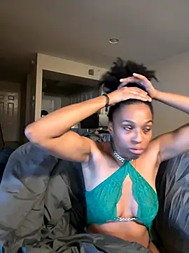 Snapshot of YeahhhitsBreezy chatting on September 29, 4:08 am YeahhhitsBreezy online show from September 29, 4:08 am