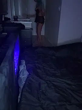 YeahhhitsBreezy online show from December 23, 7:29 am