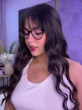 Samantha Hans online show from February 4, 9:10 pm