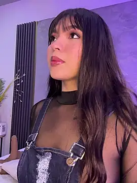 Samantha Hans online show from February 5, 8:37 pm