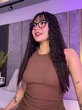 Samantha Hans online show from February 6, 9:33 pm