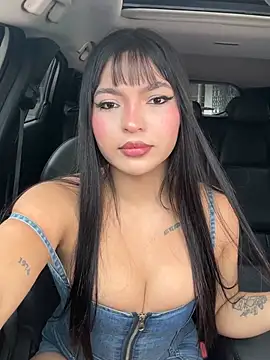 Samantha Hans online show from April 1, 8:50 pm