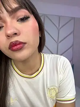 Snapshot of Samantha_Hans chatting on July 3, 9:10 pm Samantha Hans online show from July 3, 9:10 pm