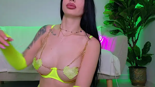 TiaBelle online show from November 29, 8:31 pm