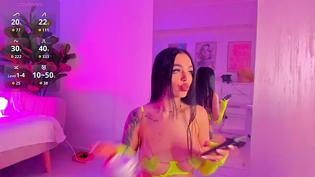 TiaBelle online show from November 9, 6:23 pm