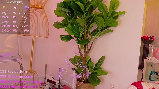 TiaBelle online show from February 8, 6:05 pm