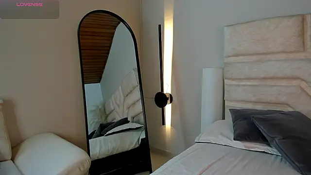 cherry bunnyx online show from February 22, 3:53 am