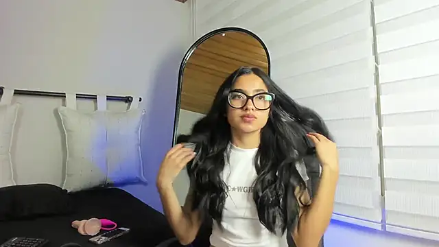 Snapshot of cherry_bunnyx chatting on October 3, 4:25 am cherry bunnyx online show from October 3, 4:25 am