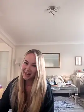 Snapshot of BarbieDolly_x chatting on October 24, 2:16 pm BarbieDolly x online show from October 24, 2:16 pm