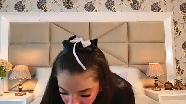 MayaDeLuca online show from December 1, 1:01 pm