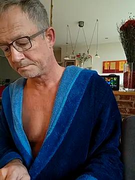 TommyTom76 online show from November 1, 7:35 am