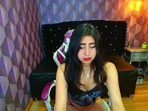 Snapshot of Nanisshawna chatting on November 4, 3:32 am Nanisshawna online show from November 4, 3:32 am