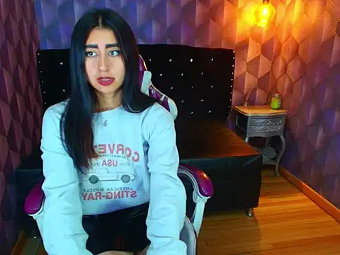 Snapshot of Nanisshawna chatting on November 7, 2:38 am Nanisshawna online show from November 7, 2:38 am