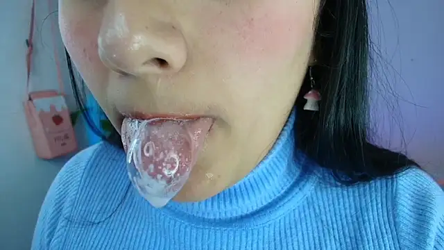 Hinata 21  online show from October 15, 6:27 pm