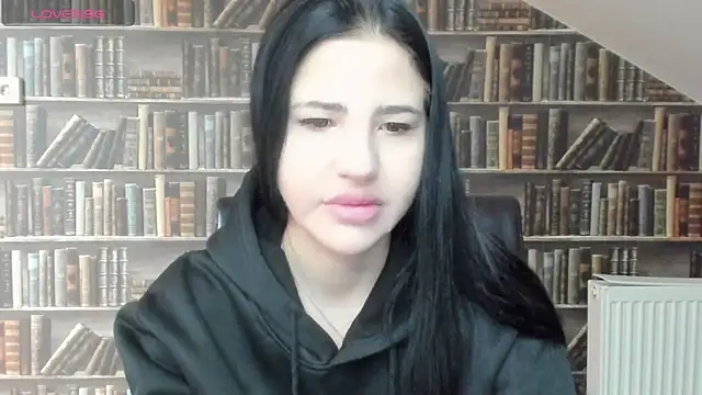 Malibu J online show from November 12, 8:40 am