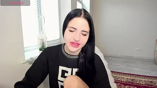 Malibu J online show from December 4, 8:02 am