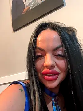Snapshot of CarmenMB chatting on October 18, 8:00 pm CarmenMB online show from October 18, 8:00 pm