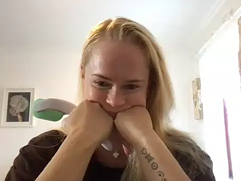 Sweet-TessaXX online show from February 17, 5:38 am