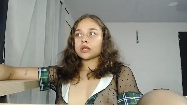 LittleCheerry69 online show from April 23, 2:51 pm