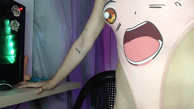 LittleCheerry69 online show from November 10, 6:46 pm