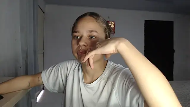 LittleCheerry69 online show from March 27, 4:08 pm