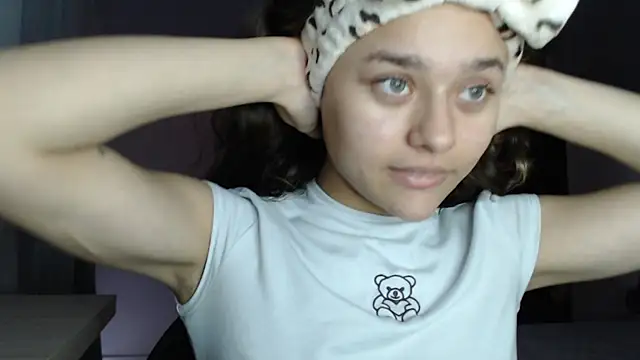 LittleCheerry69 online show from November 12, 4:11 pm