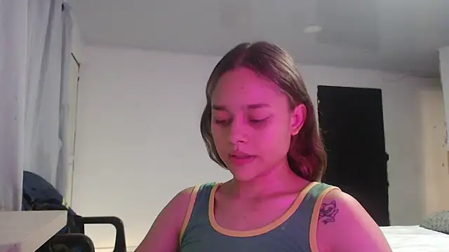 LittleCheerry69 online show from March 6, 7:53 pm