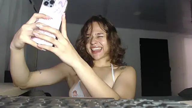 LittleCheerry69 online show from June 2, 3:12 pm