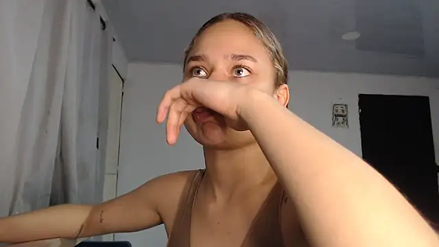 LittleCheerry69 online show from February 21, 4:09 pm