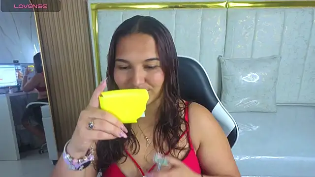 Saraah Tx online show from November 14, 2:59 am