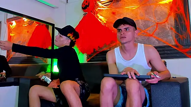 Snapshot of ALEX_MILLER25 chatting on October 27, 4:57 am ALEX MILLER25 online show from October 27, 4:57 am