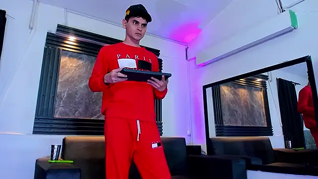 Snapshot of ALEX_MILLER25 chatting on November 4, 5:11 am ALEX MILLER25 online show from November 4, 5:11 am