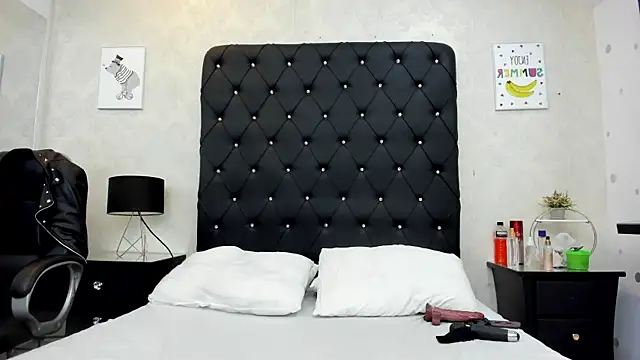alana johnson 0 online show from April 27, 12:58 pm