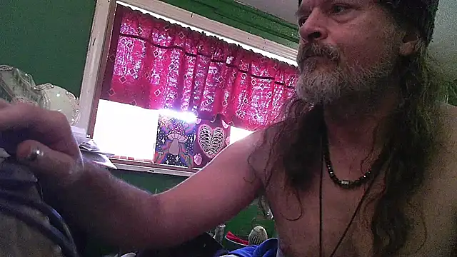 HippieDad333 online show from April 27, 10:19 pm