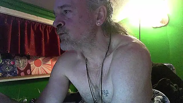 HippieDad333 online show from February 6, 2:40 am