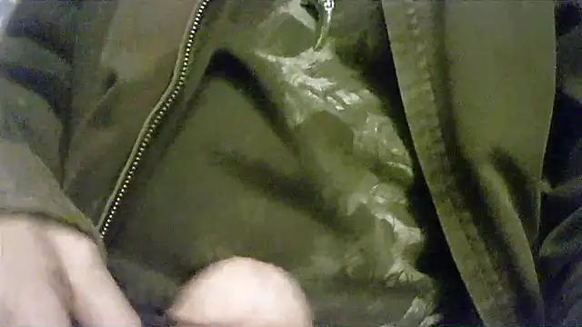 Snapshot of HippieDad333 chatting on October 2, 10:35 pm HippieDad333 online show from October 2, 10:35 pm