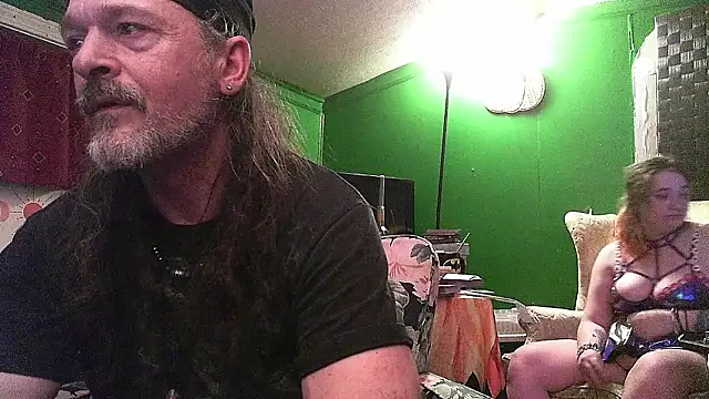 HippieDad333 online show from April 14, 3:00 am