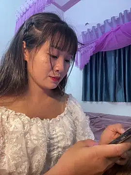 Snapshot of Lie_liee chatting on October 5, 2:08 pm Lie liee online show from October 5, 2:08 pm