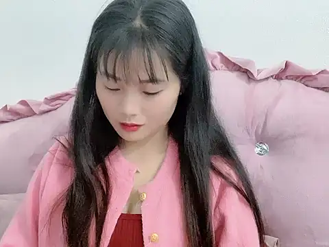 Snapshot of Lie_liee chatting on November 15, 8:24 pm Lie liee online show from November 15, 8:24 pm