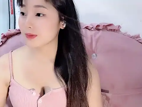 Snapshot of Lie_liee chatting on June 20, 1:27 pm Lie liee online show from June 20, 1:27 pm