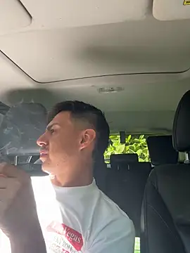 Snapshot of juanjR11 chatting on October 3, 3:02 pm juanjR11 online show from October 3, 3:02 pm