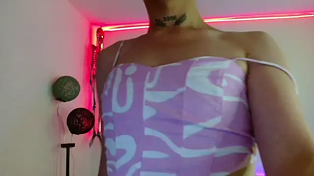 Snapshot of David_Fox01 chatting on October 25, 3:28 am David Fox01 online show from October 25, 3:28 am