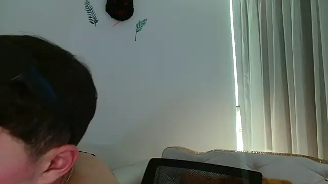 Snapshot of David_Fox01 chatting on September 30, 3:12 am David Fox01 online show from September 30, 3:12 am