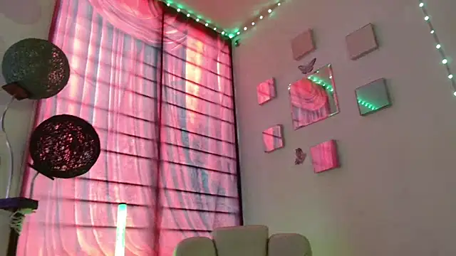 Snapshot of David_Fox01 chatting on December 5, 6:28 pm David Fox01 online show from December 5, 6:28 pm