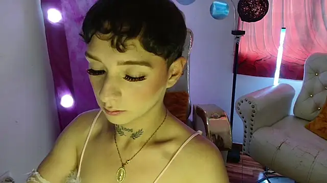 Snapshot of David_Fox01 chatting on December 15, 7:09 pm David Fox01 online show from December 15, 7:09 pm