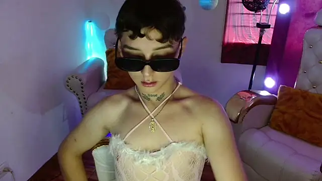 Snapshot of David_Fox01 chatting on November 30, 7:25 pm David Fox01 online show from November 30, 7:25 pm