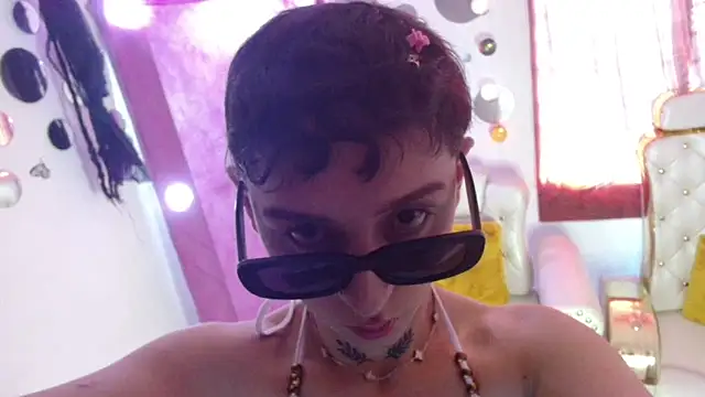 Snapshot of David_Fox01 chatting on October 30, 7:00 pm David Fox01 online show from October 30, 7:00 pm