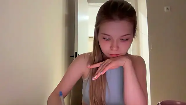 Snapshot of CandysRose chatting on May 12, 7:20 pm CandysRose online show from May 12, 7:20 pm