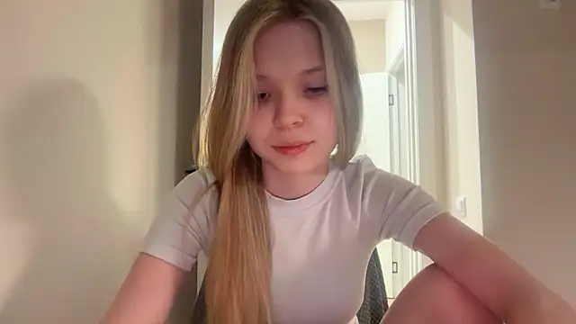 Snapshot of CandysRose chatting on May 19, 6:37 pm CandysRose online show from May 19, 6:37 pm