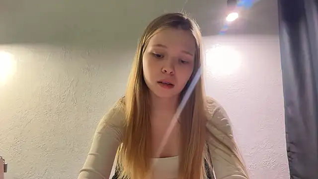 Snapshot of CandysRose chatting on June 24, 6:28 pm CandysRose online show from June 24, 6:28 pm